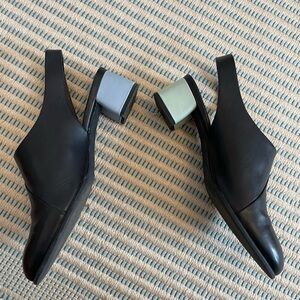 Camper size 40 (9.5 US) Twins mules